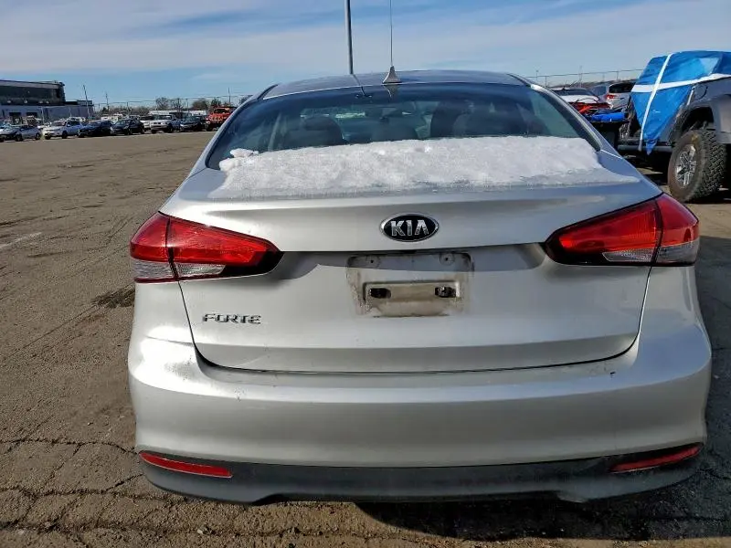 2017 KIA FORTE LX  