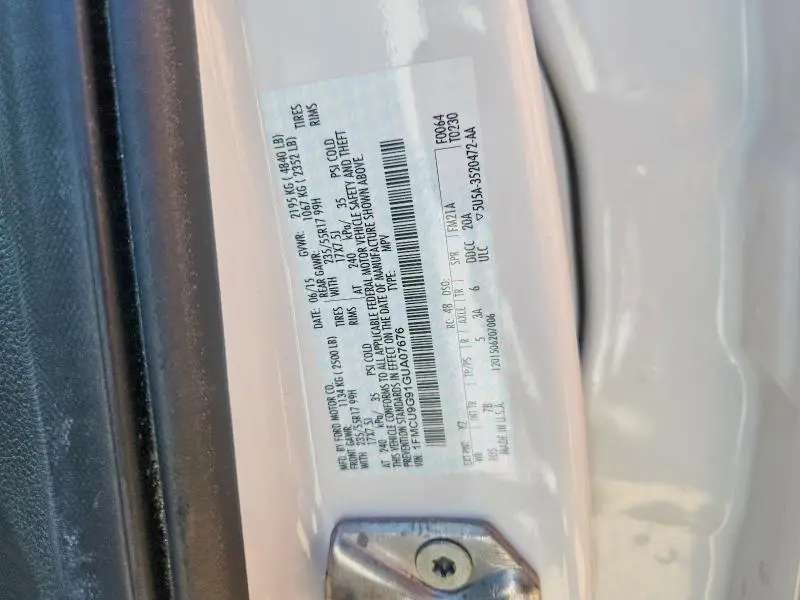 2016 FORD ESCAPE SE  