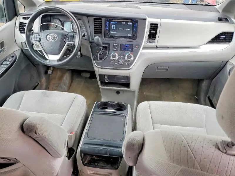 2015 TOYOTA SIENNA LE  