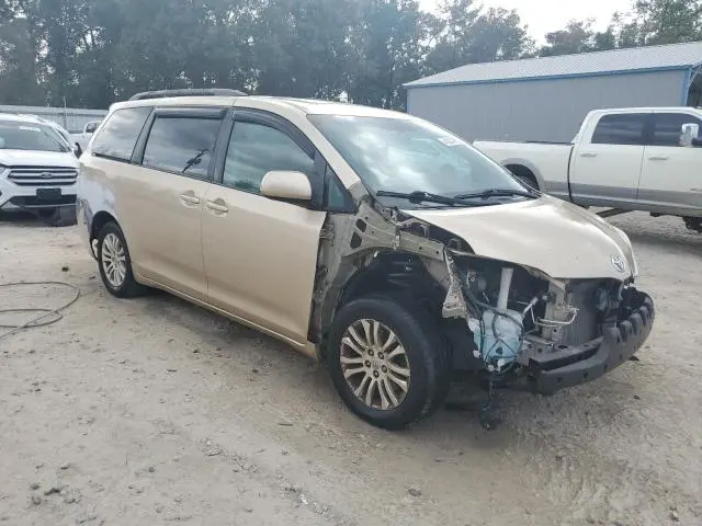 2012 TOYOTA SIENNA XLE  