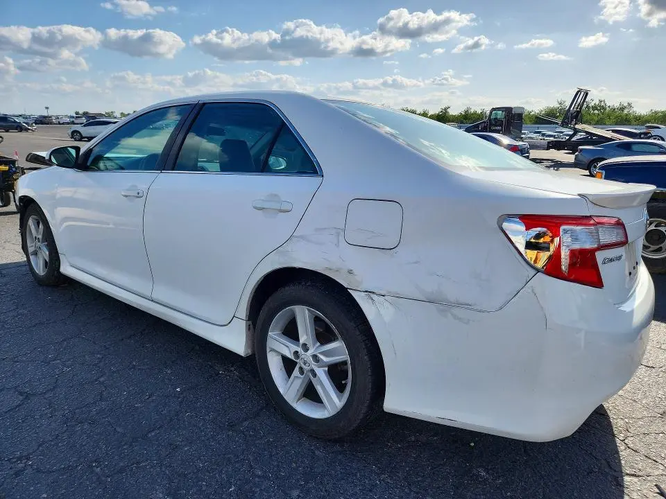 2012 TOYOTA CAMRY SE  