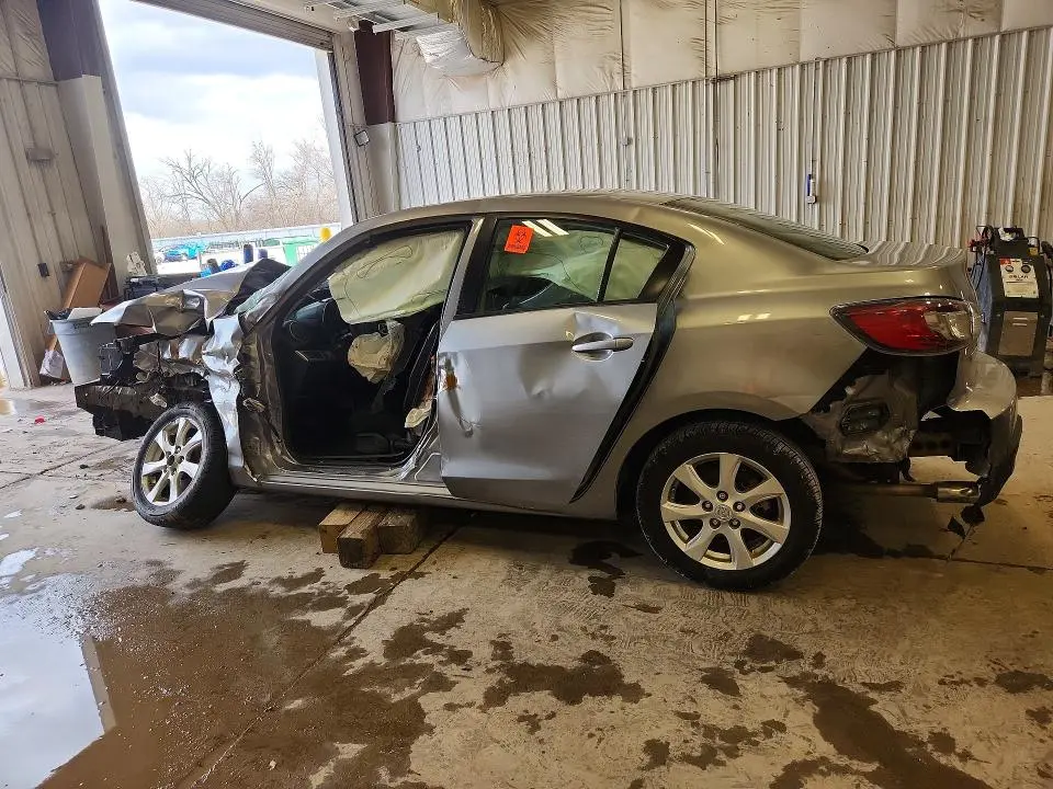2011 MAZDA 3 I  