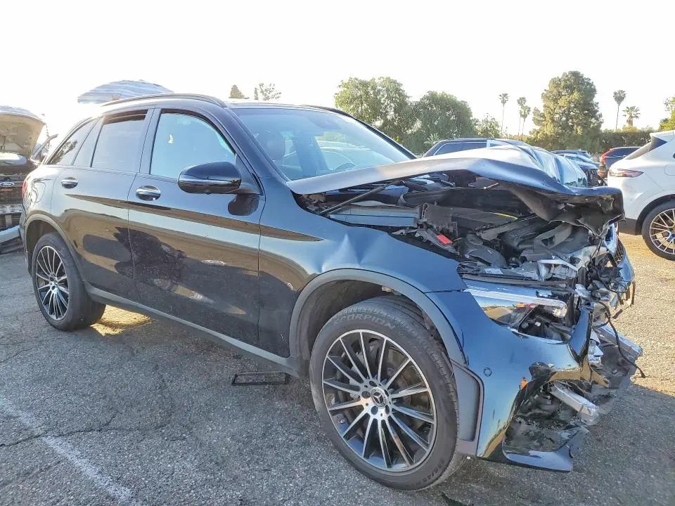 2021 MERCEDES-BENZ GLC 300  