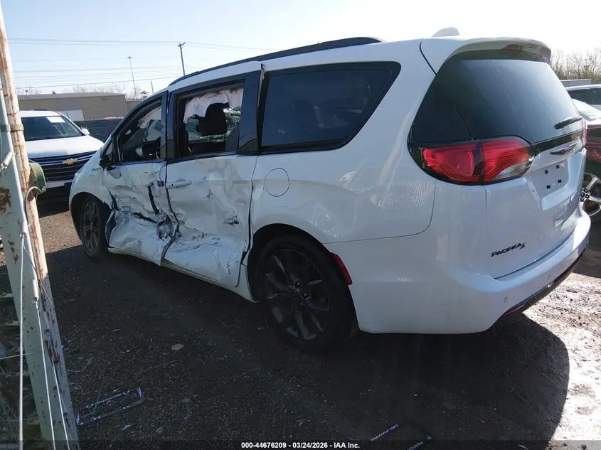 2019 CHRYSLER PACIFICA TOURING L PLUS