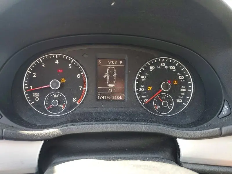 2013 VOLKSWAGEN PASSAT SE  