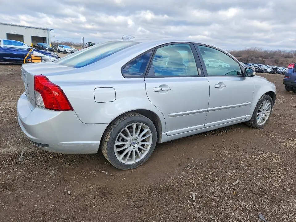 2010 VOLVO S40 2.4I  