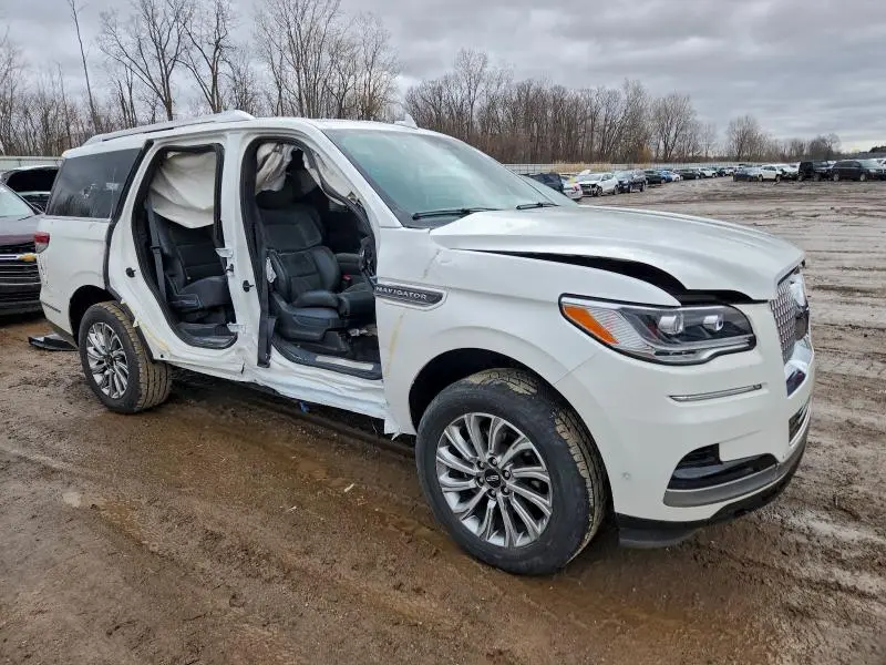2023 LINCOLN NAVIGATOR   