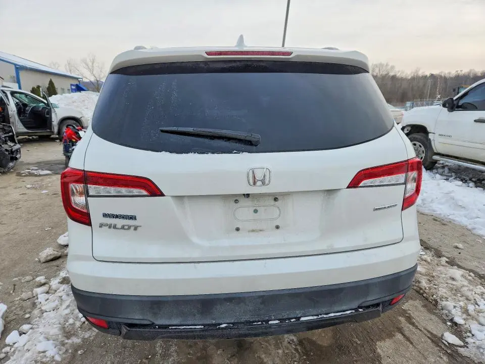 2021 HONDA PILOT SE  