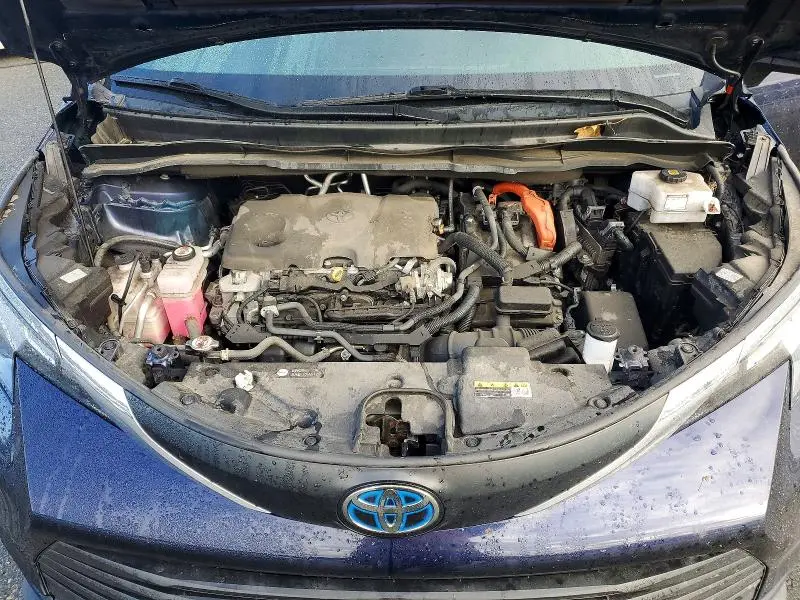 2022 TOYOTA SIENNA LE 8-PASSENGER  