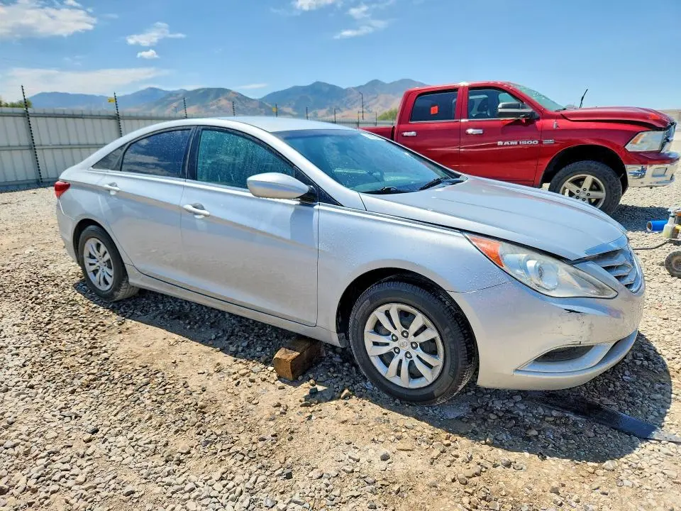 2011 HYUNDAI SONATA GLS  