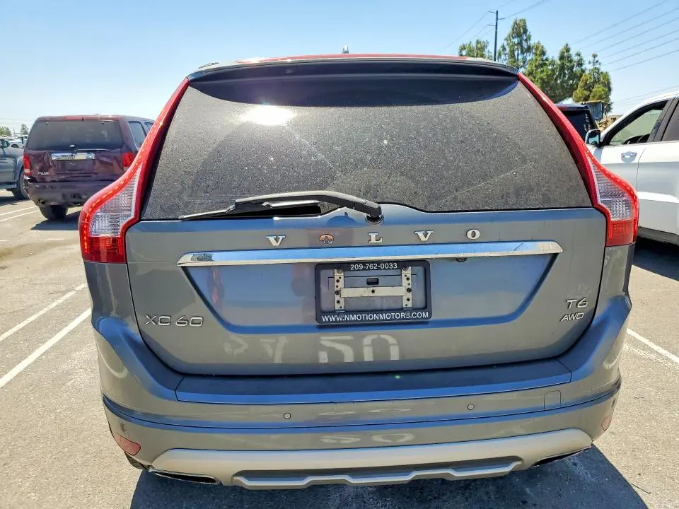 2017 VOLVO XC60 T6 DYNAMIC  