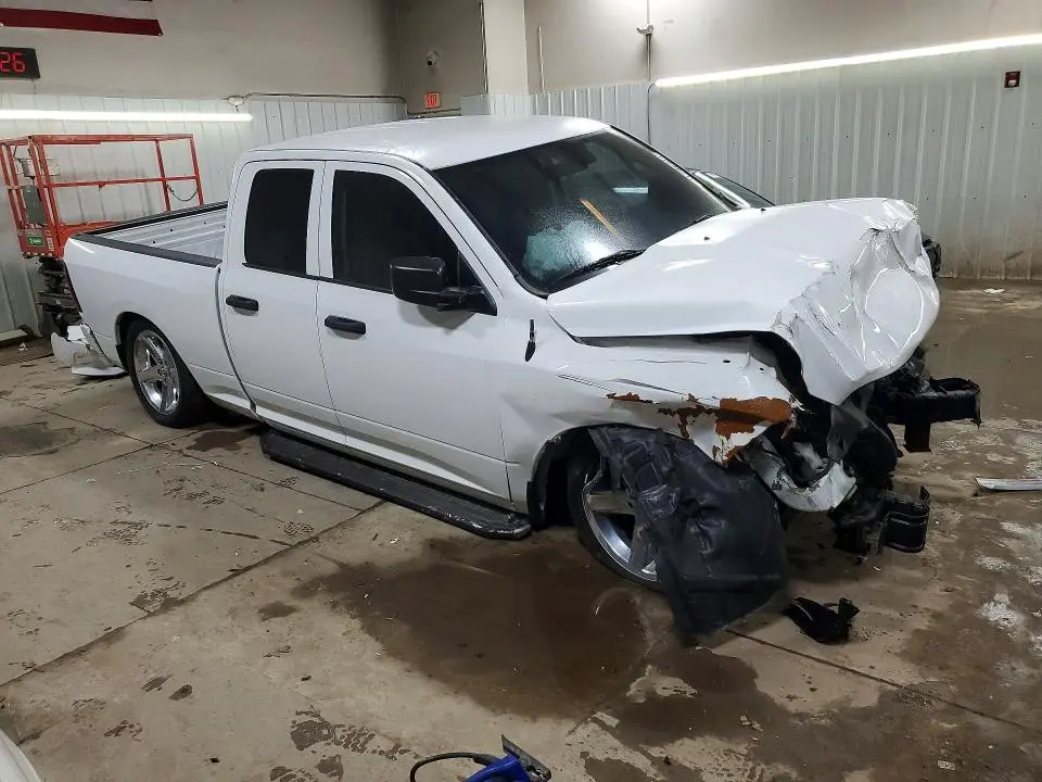 2014 RAM 1500 ST  