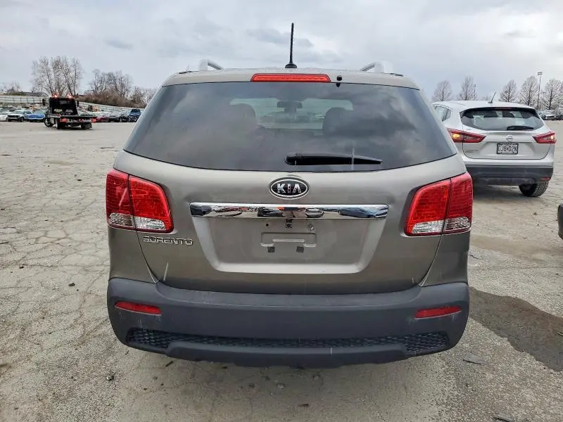 2013 KIA SORENTO LX  