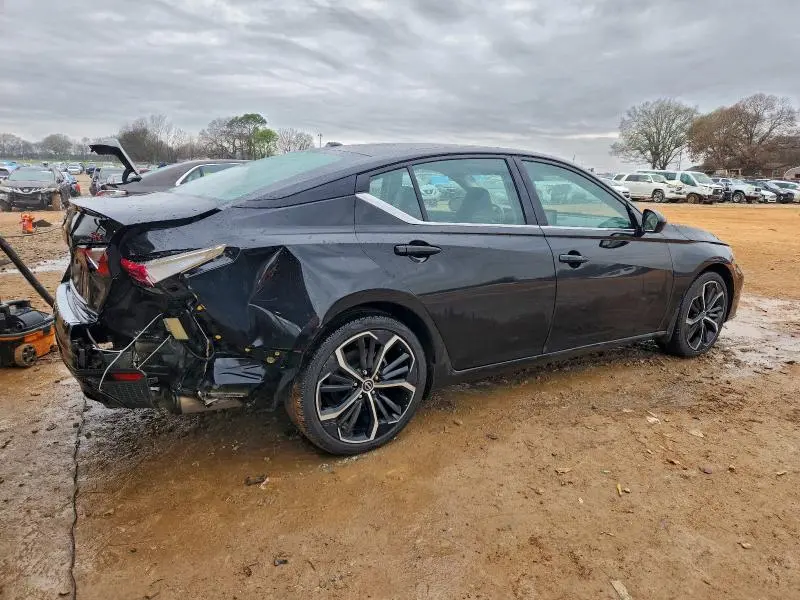 2023 NISSAN ALTIMA SR  