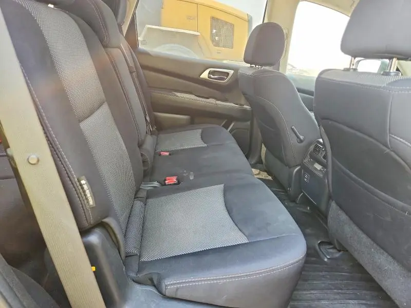 2018 NISSAN PATHFINDER SV  