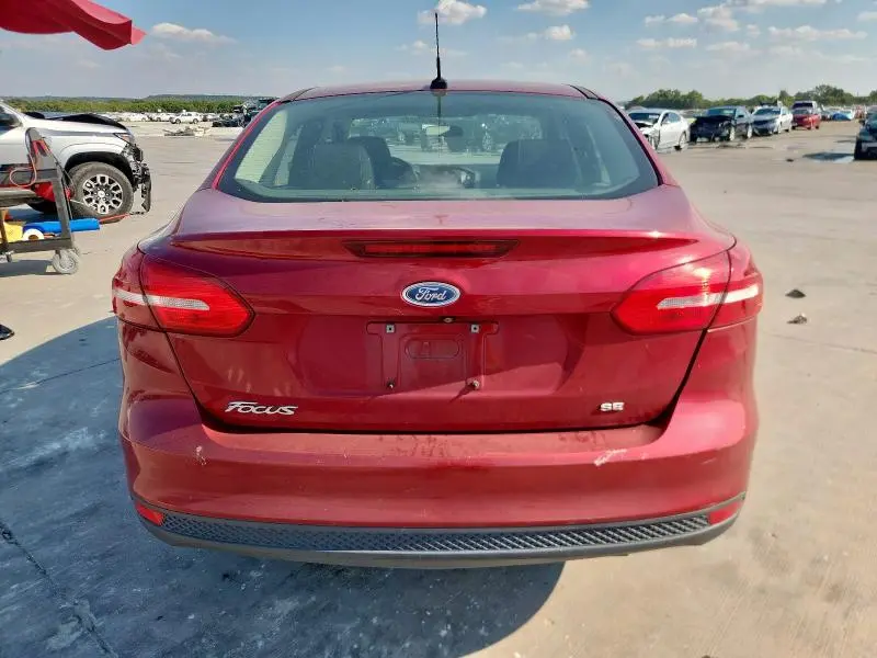 2015 FORD FOCUS SE  