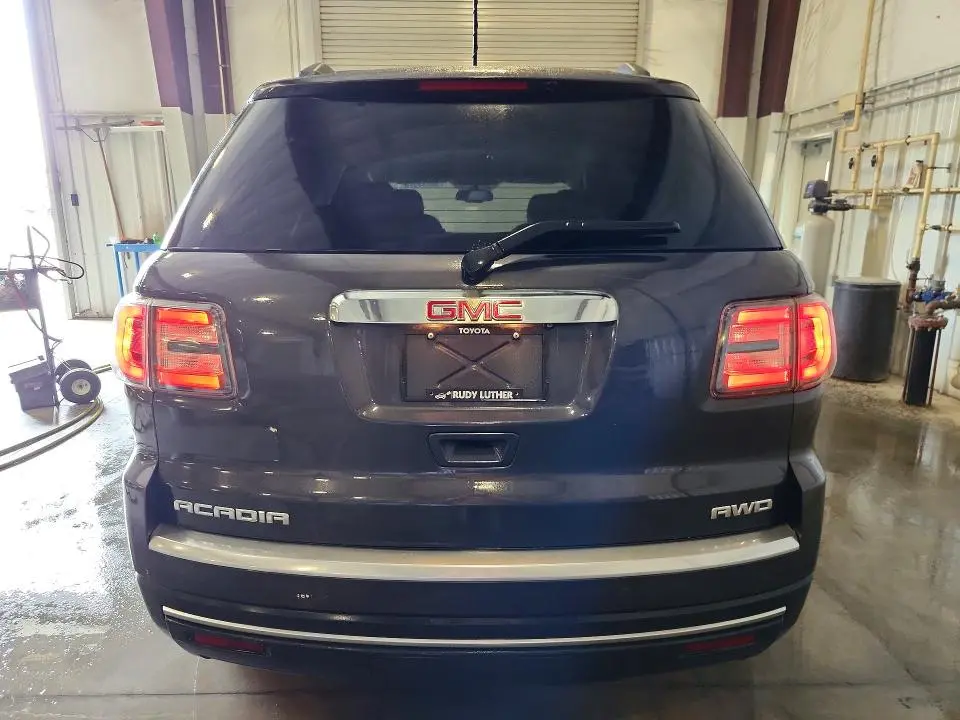 2015 GMC ACADIA SLE  