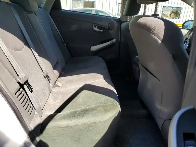 2010 TOYOTA PRIUS III  