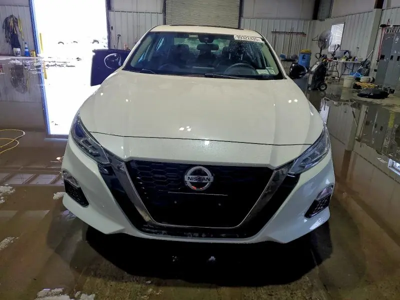2021 NISSAN ALTIMA SR  