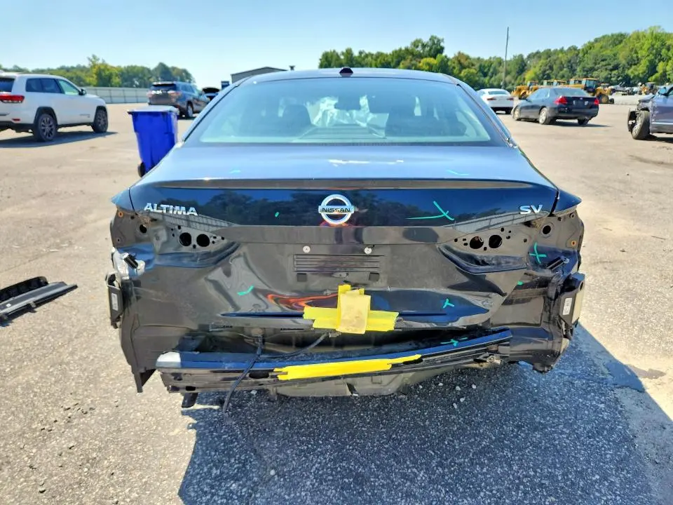 2022 NISSAN ALTIMA SV  