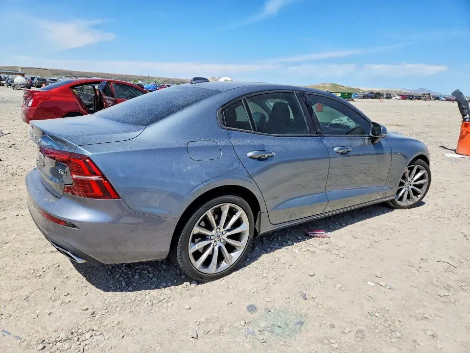2019 VOLVO S60 T6 MOMENTUM  