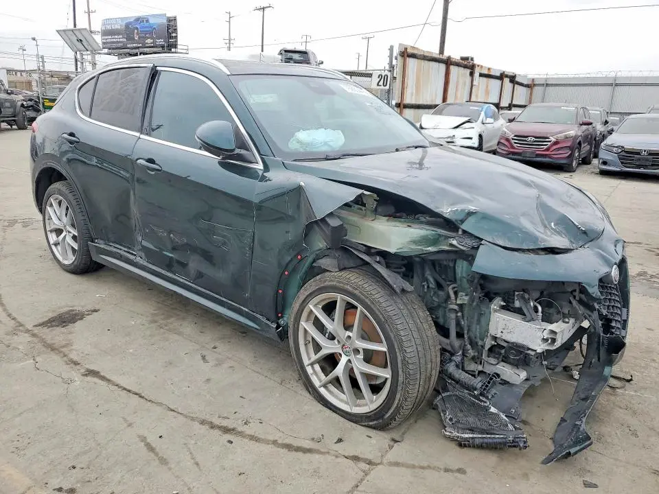 2021 ALFA ROMEO STELVIO TI  