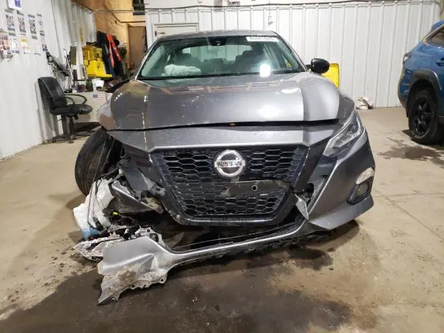 2022 NISSAN ALTIMA SR  
