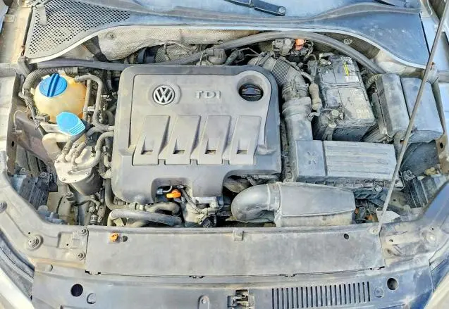 2013 VOLKSWAGEN PASSAT SE  