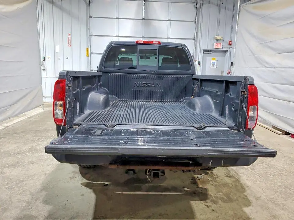 2010 NISSAN FRONTIER SE V6  