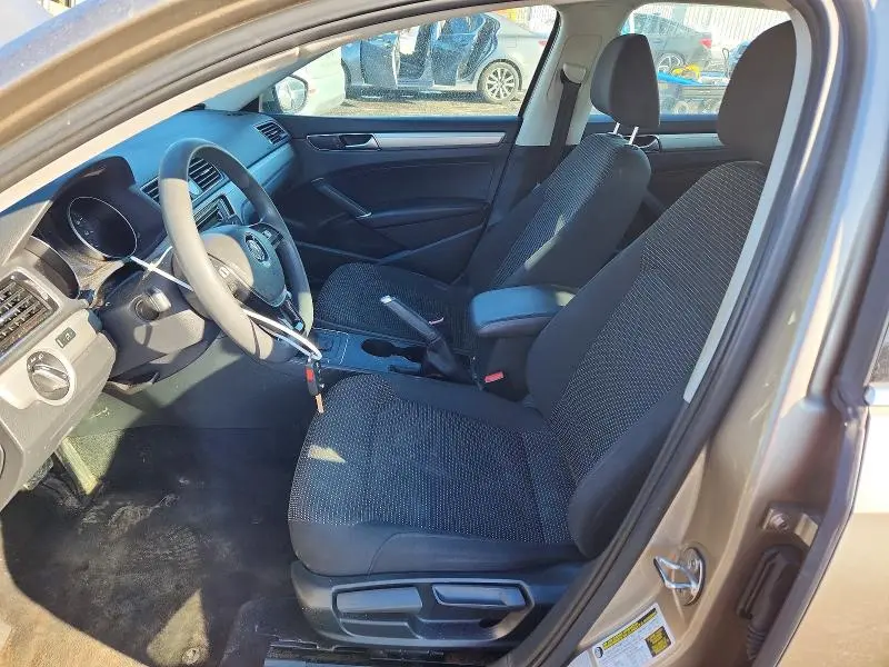 2016 VOLKSWAGEN PASSAT S  