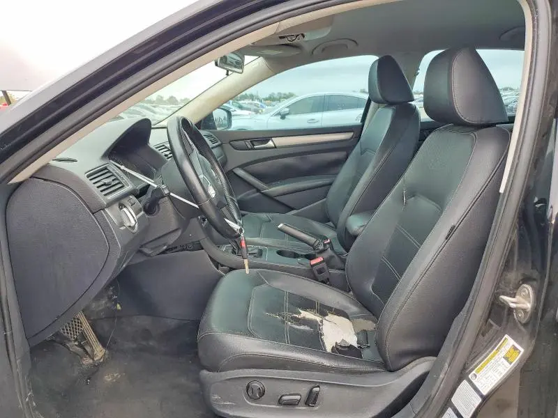2015 VOLKSWAGEN PASSAT S  