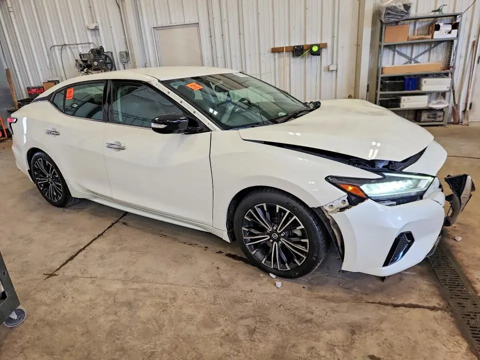 2021 NISSAN MAXIMA SV  