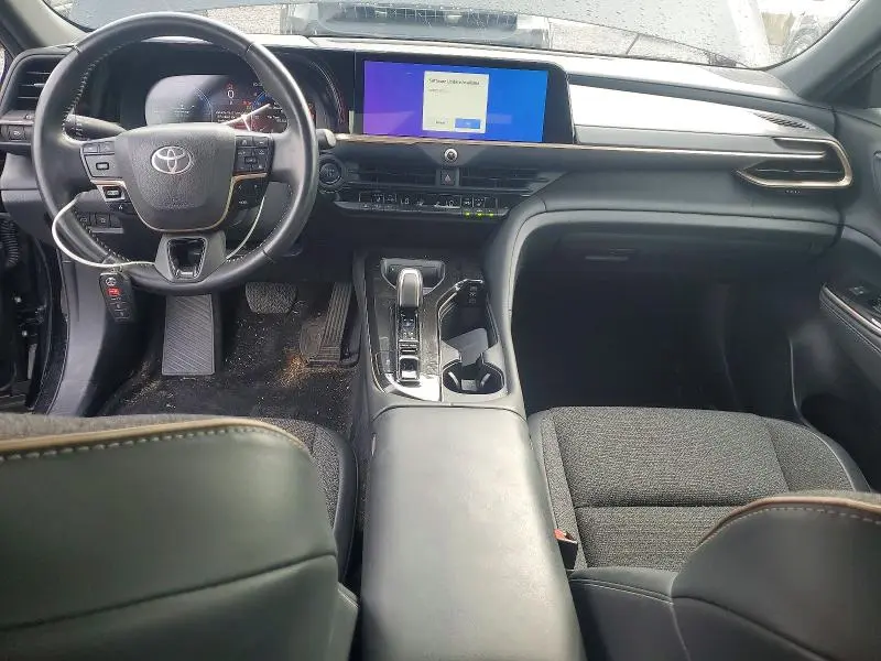 2024 TOYOTA CROWN XLE  