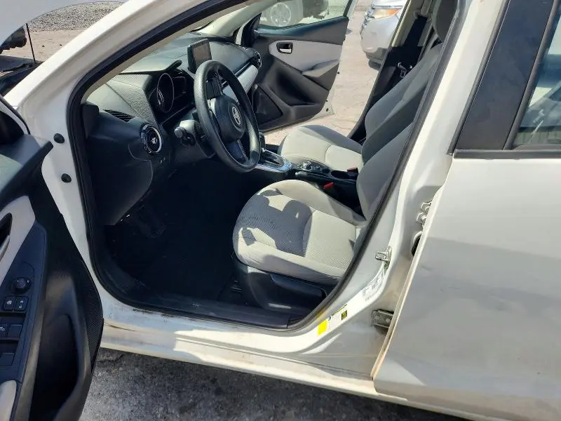 2019 TOYOTA YARIS LE  