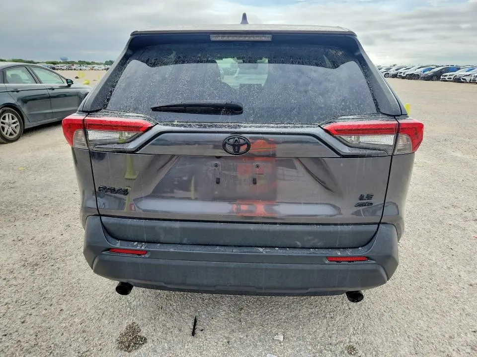 2022 TOYOTA RAV4 LE  