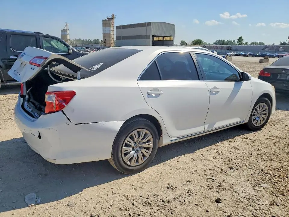 2014 TOYOTA CAMRY LE  