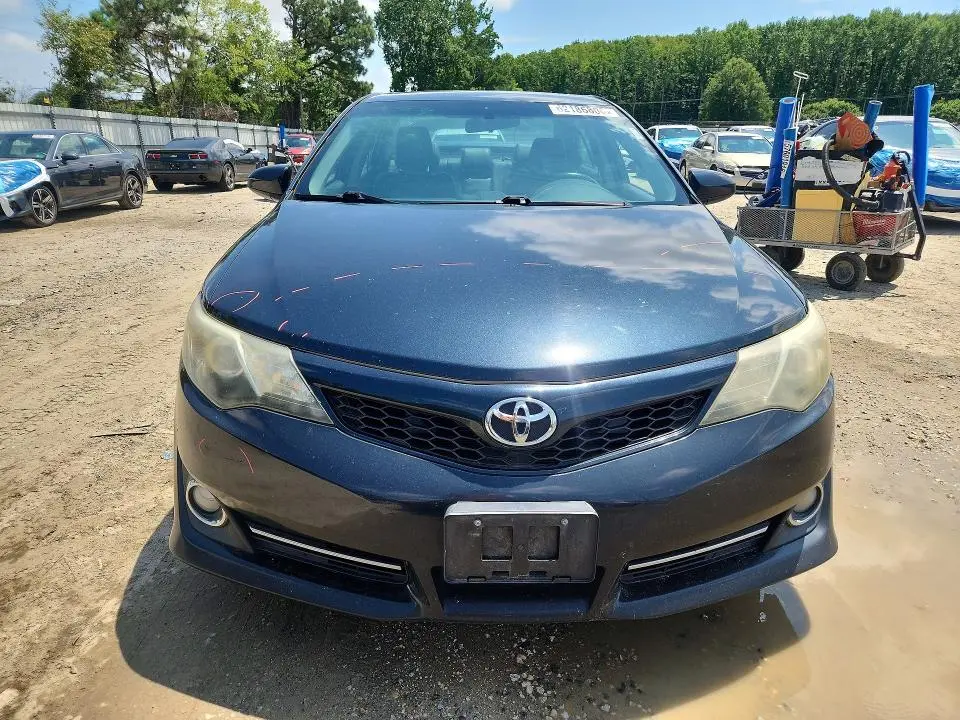 2014 TOYOTA CAMRY SE  