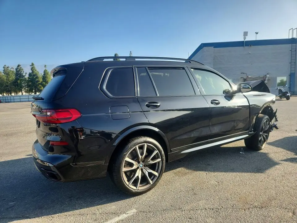 2021 BMW X7 M50I  