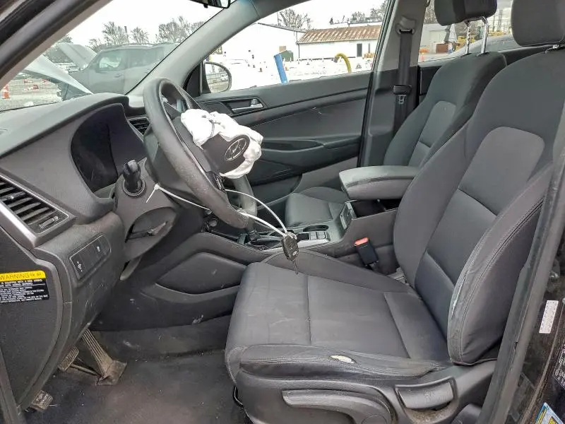 2017 HYUNDAI TUCSON SE  