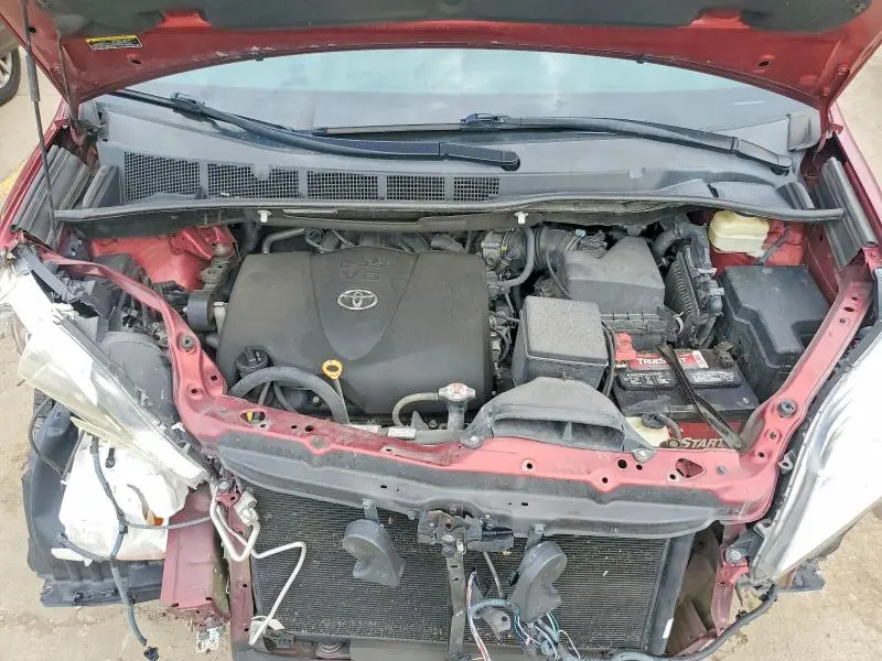 2018 TOYOTA SIENNA XLE PREMIUM 8-PASSENGER  