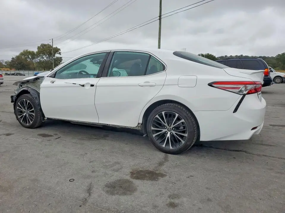 2019 TOYOTA CAMRY SE  