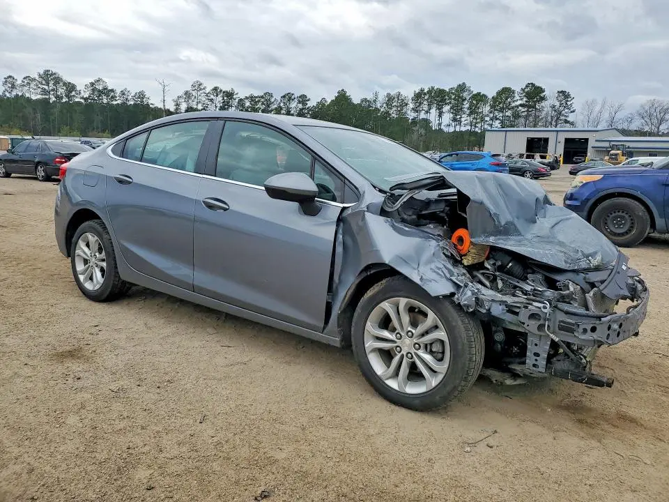 2019 CHEVROLET CRUZE LT  