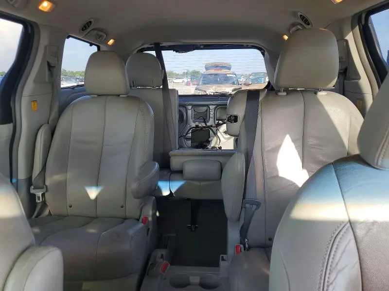 2012 TOYOTA SIENNA XLE 8-PASSENGER  