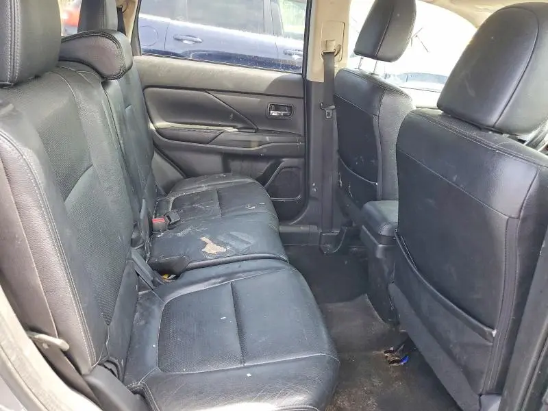 2018 MITSUBISHI OUTLANDER SE  