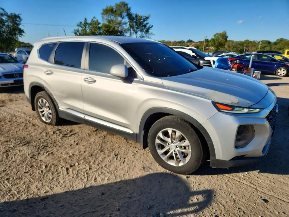2019 HYUNDAI SANTA FE SE  