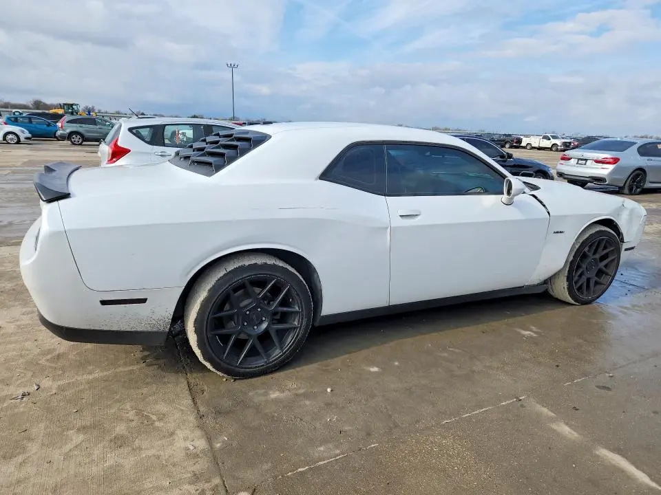 2015 DODGE CHALLENGER SXT  