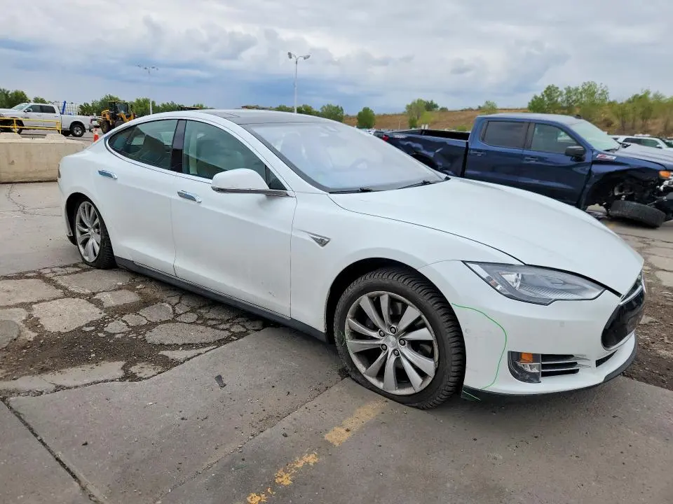 2015 TESLA MODEL S 70D  
