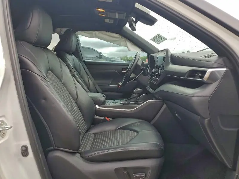 2021 TOYOTA HIGHLANDER XSE  