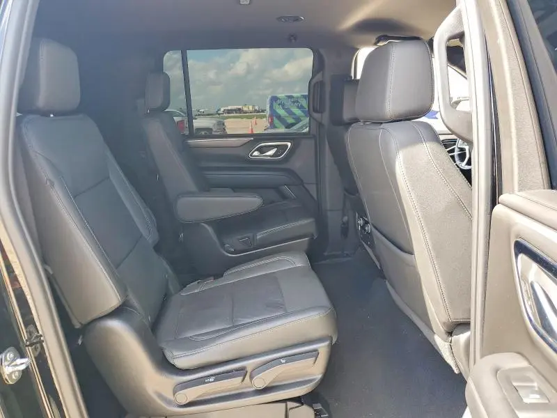 2024 CHEVROLET SUBURBAN C1500 LT  