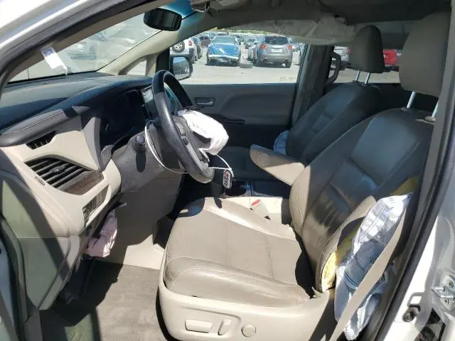 2015 TOYOTA SIENNA XLE  